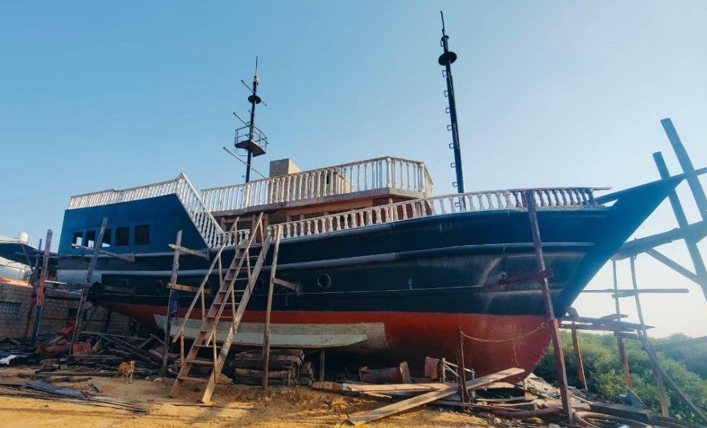 Construction of Savour Boat SAVOUR 2